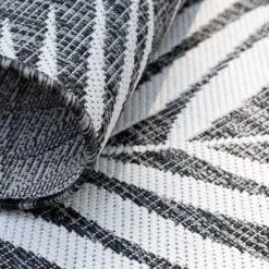 Nazar MOA - Tapis Extérieur/intérieur Graphique Noir 120x160cm -Tapis extérieur Soldes moa tapis exterieur interieur graphique noir 120x160cm 2