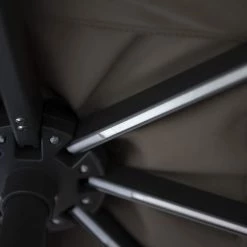 Platinum Parasols Parasol Déporté Avec LED 3x3m Taupe -Tapis extérieur Soldes parasol deporte avec led 3x3m taupe 3