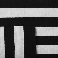 Beliani Tapis Extérieur Tapis En Plastique Noir 200x140cm -Tapis extérieur Soldes tapis en plastique noir 200x140cm 2